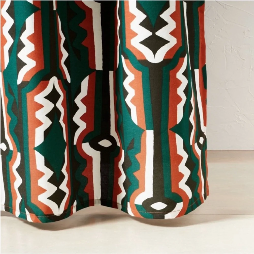 NWOT Opalhouse designed with Jungalow Profil Shower Curtain - Green Geometric